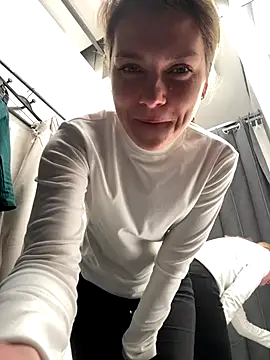 ValenciaShock live sex cam