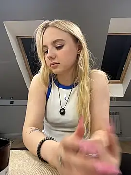 Sky_Cutie live sex cam