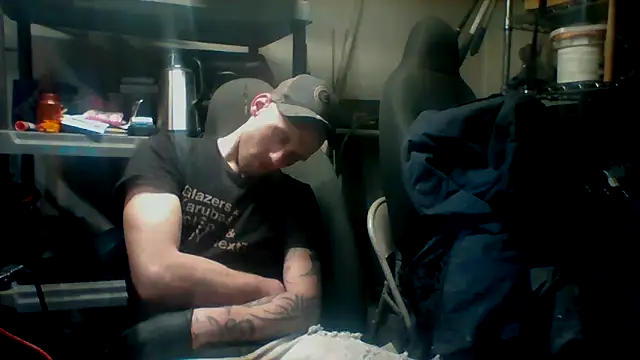 Aaronbp live sex cam