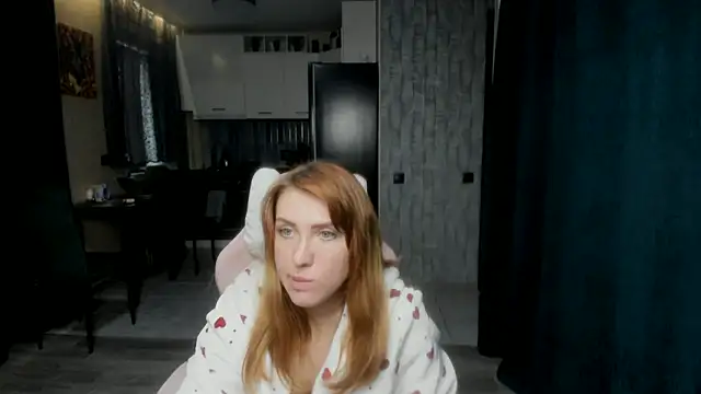 Reginasmilee live sex cam