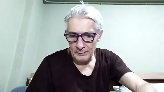 BIGUNCUTHARDCOCK live sex cam