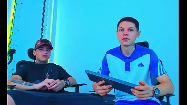 HOT_boy2025 live sex cam