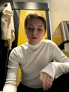 ValenciaShock live sex cam