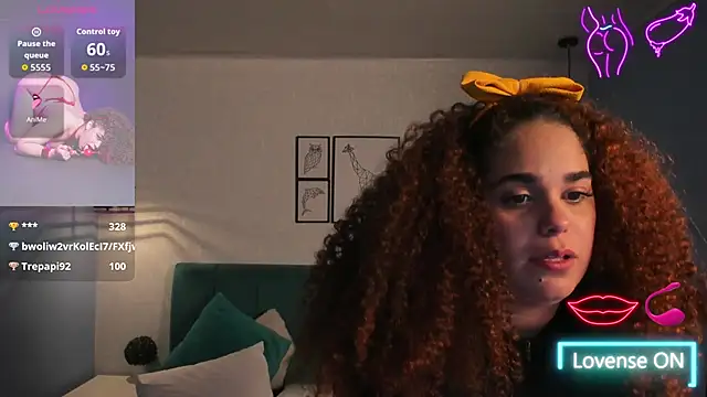 ninna_curly live sex cam