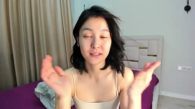 Lola_Peach live sex cam