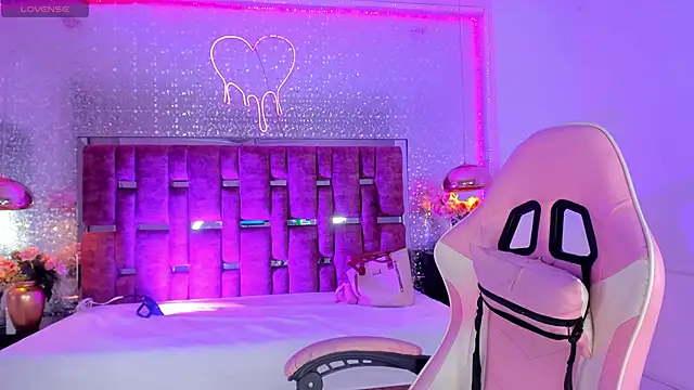 KylieVictoria live sex cam