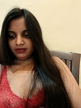 Maahhii_2 live sex cam