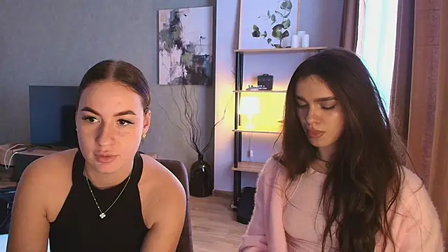 MayaGlow live sex cam