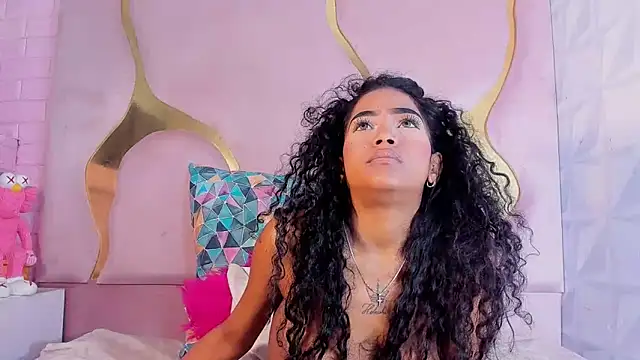 camilaqueenh live sex cam