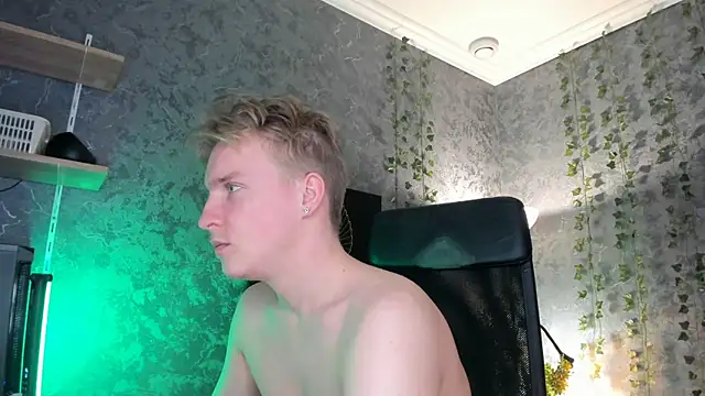 AlexxSweet live sex cam