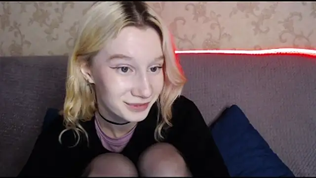 EnigmaSee live sex cam