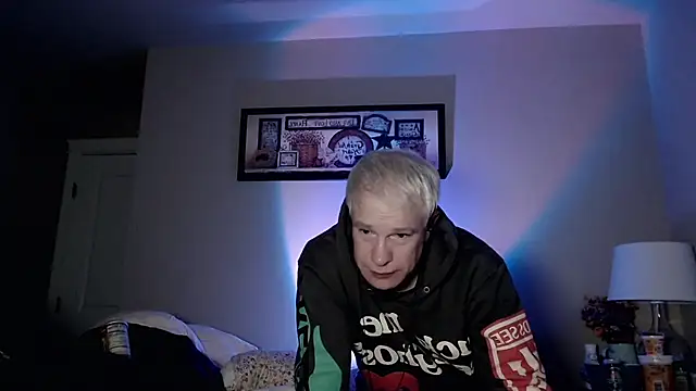 Snarfle82 live sex cam