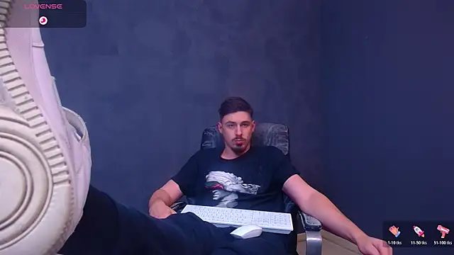 EnzoRace live sex cam