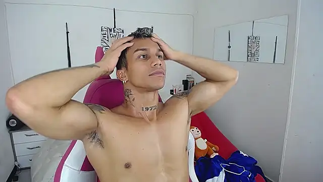 Leonard_Price live sex cam