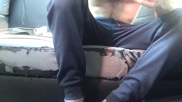 iamNOTGAY90 live sex cam