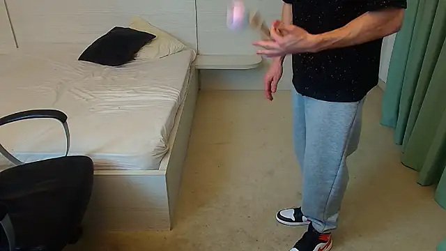 BradyFlint live sex cam