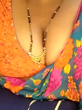 Divyahoty live sex cam