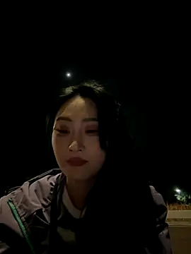 so-linger live sex cam