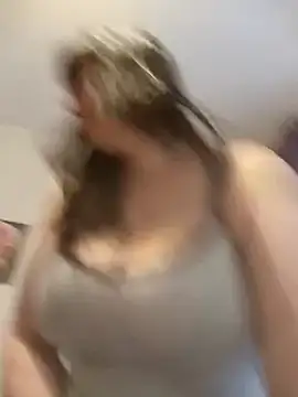 Women-pleasures live sex cam