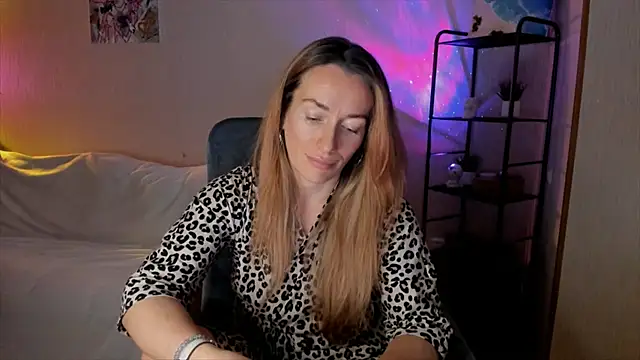 RebeccaMartinez live sex cam