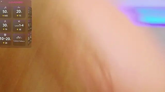 KarinaNoir live sex cam