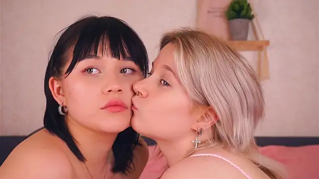 EviaVanveen live sex cam