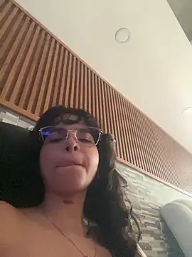 _vaiolet_owo live sex cam