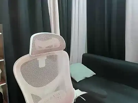 TsUncutMegan live sex cam