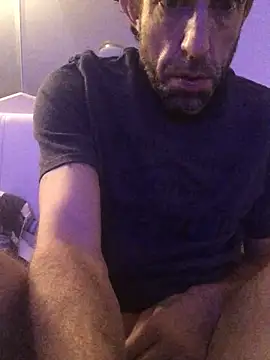 Pilote19 live sex cam