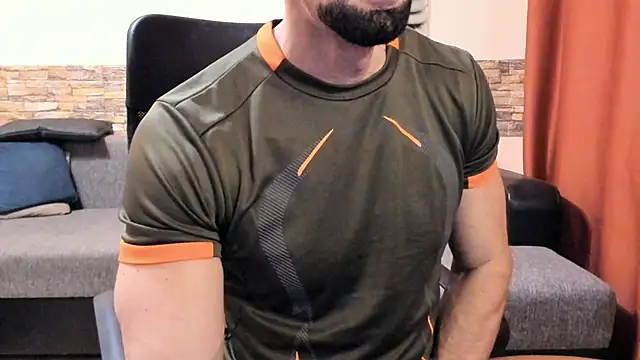 HotHunkTrainer live sex cam