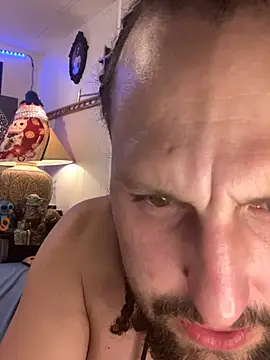 BobbyQ29 live sex cam