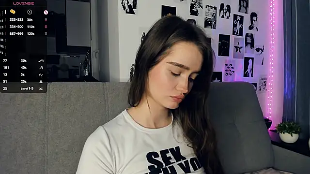 lovelyalivia live sex cam