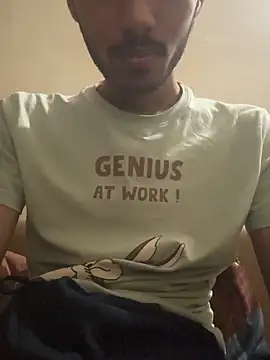 Mumbai_guyy live sex cam