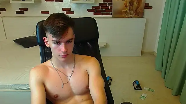 BradyFlint live sex cam