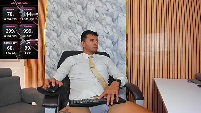 Hideintheoffice live sex cam