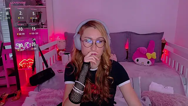 MysticRoxanne live sex cam