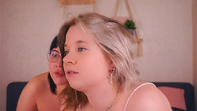 EviaVanveen live sex cam