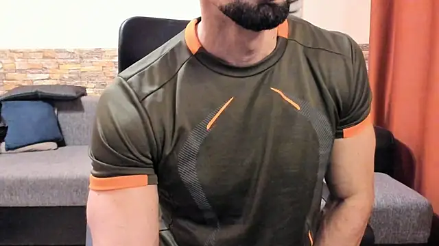 HotHunkTrainer live sex cam