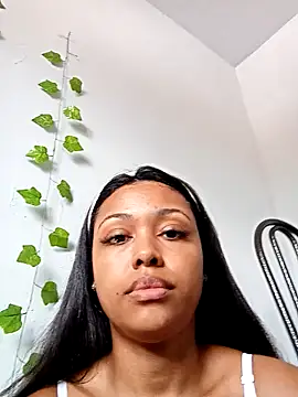 indiazinhabella27 live sex cam