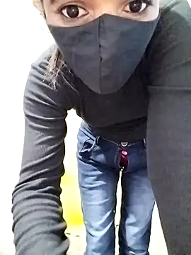 Cute-Naavya live sex cam