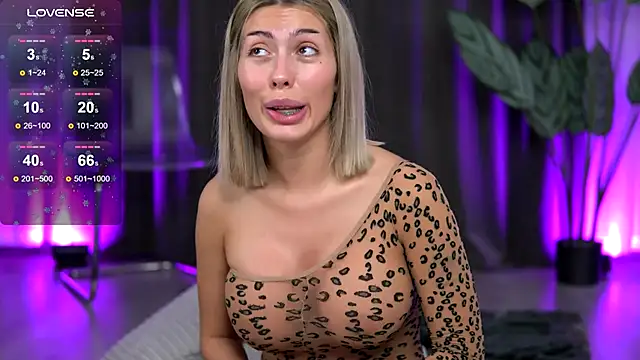 AudreyZanne live sex cam