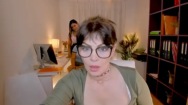 bluediamondsdreams live sex cam