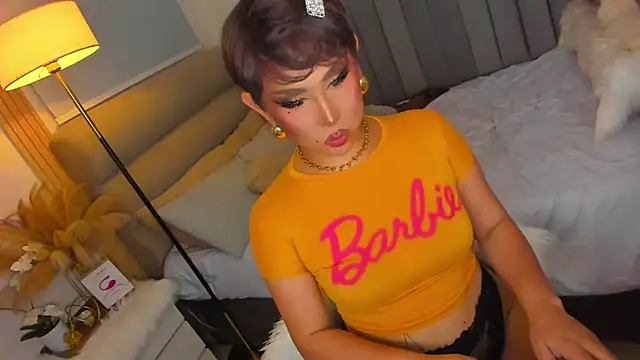 UrSluttyGoddess live sex cam