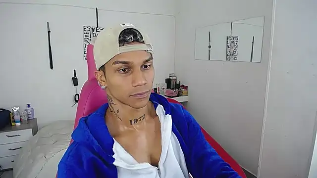 Leonard_Price live sex cam