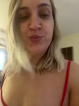 Bia_sexynovaes live sex cam