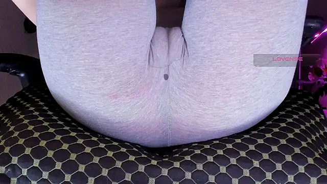 Cameltoe_squirt_inPants live sex cam