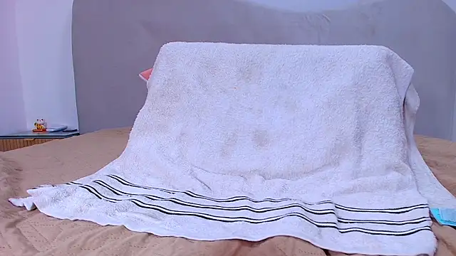 kira_mz live sex cam