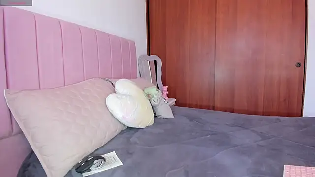 whitneyhot live sex cam