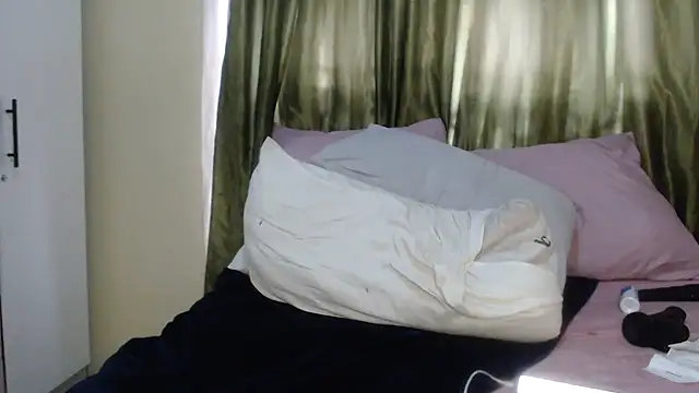 Foxybrownxx1 live sex cam