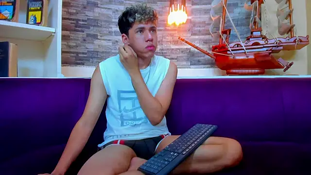 PoisonGuys live sex cam